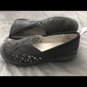 New Jambu flats